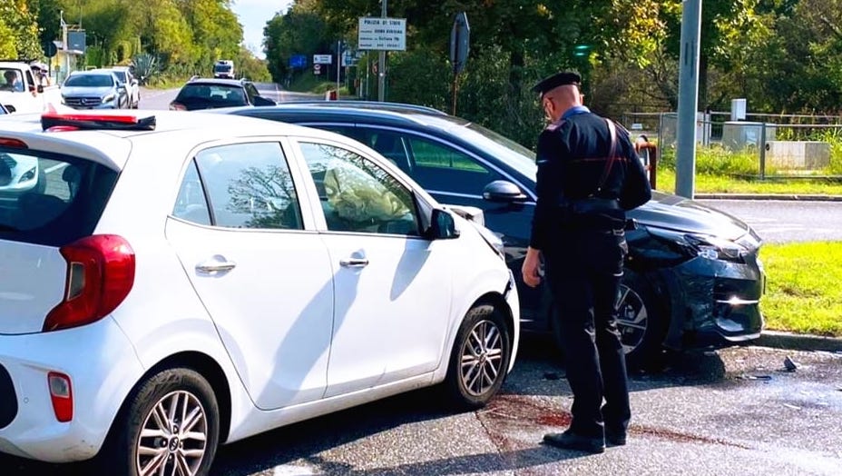 Immagine per Scontro tra due auto a Duino, airbag scoppiati e donna in ospedale